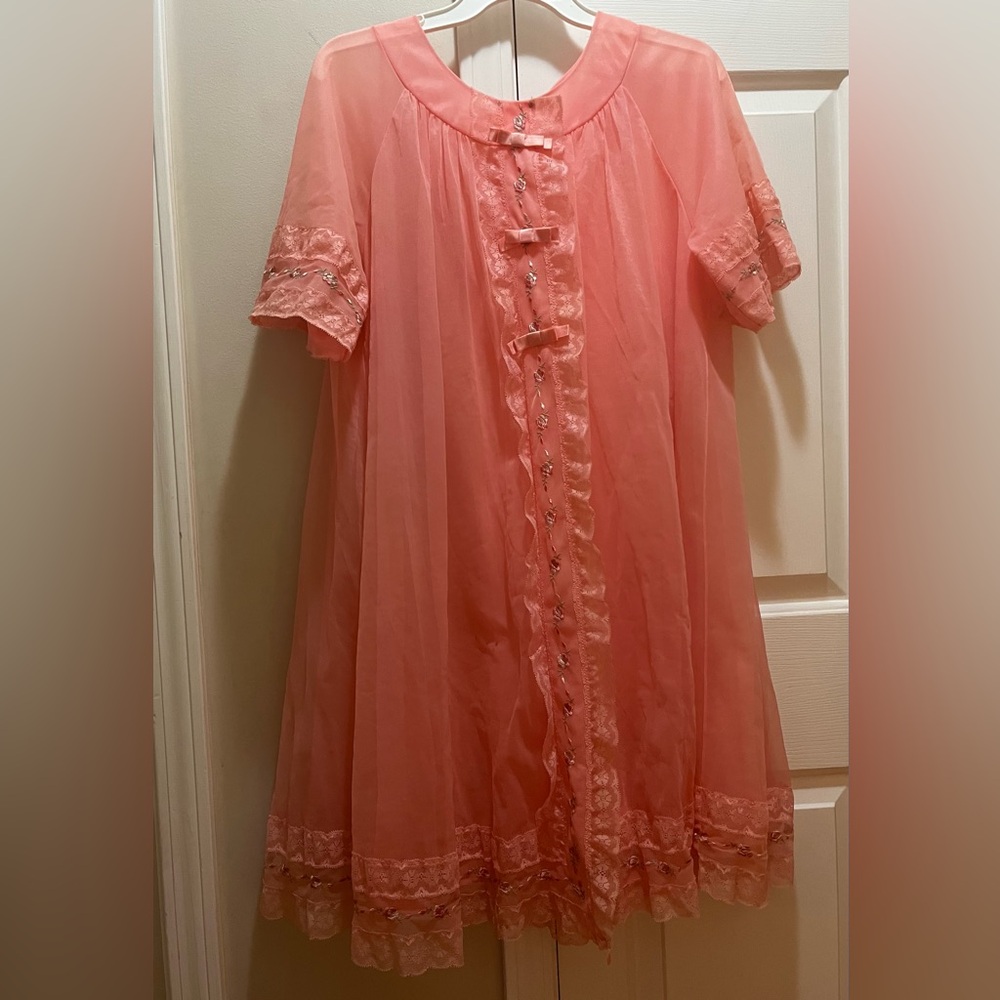 Vintage Pinup pink Women's Lace Trim sheer Shadowline Robe 50’s/60’s era guc